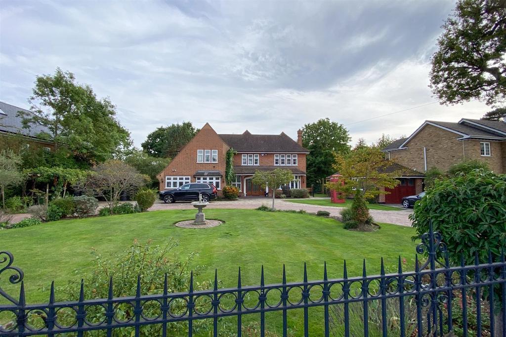 Burntwood Avenue, Hornchurch 4 bed detached house £2,500,000