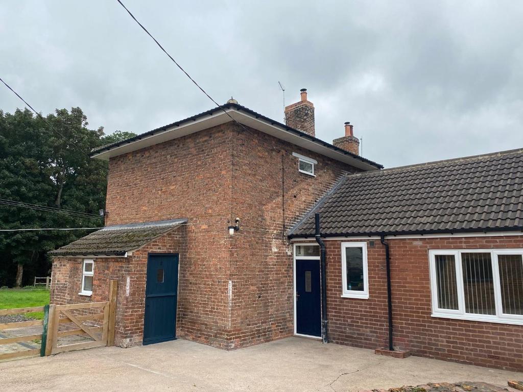 Babworth, Retford, DN22 8JR 3 bed semidetached house £925 pcm (£213 pw)