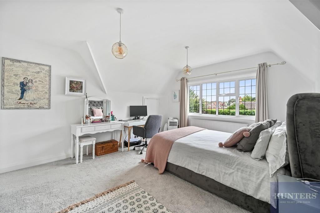 BCHUNTB - Flat 6, Raleigh House - Bedroom 2 A (4).