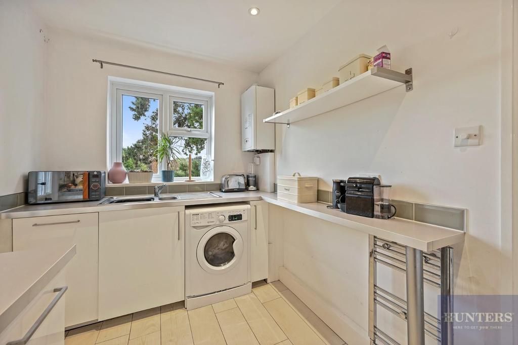 BCHUNTB - Flat 6, Raleigh House - Kitchen A (4).jp