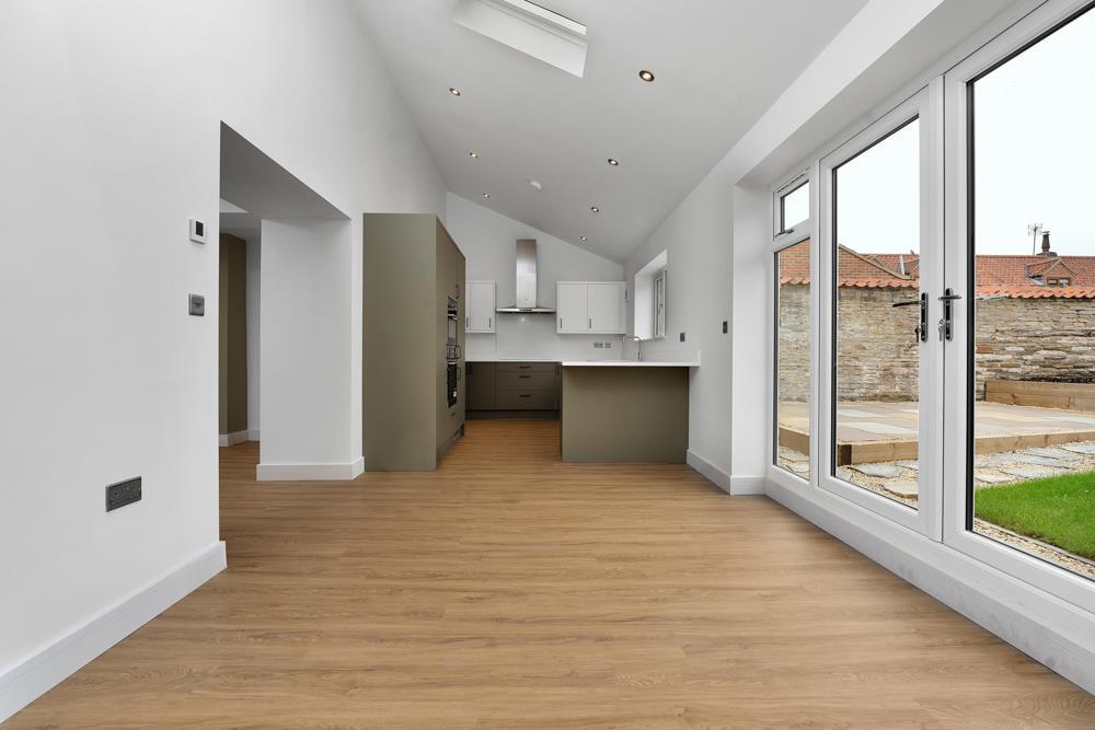 Main Road, Long Bennington 3 bed semidetached house £399,950
