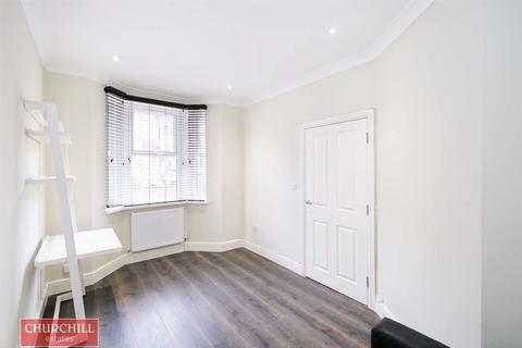 105 Gloucester Road, London, E17 6AF