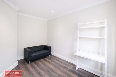 105 Gloucester Road, London, E17 6AF