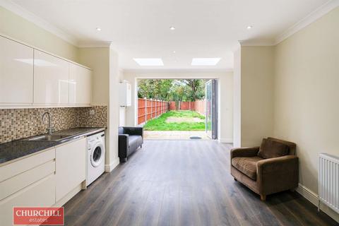 105 Gloucester Road, London, E17 6AF