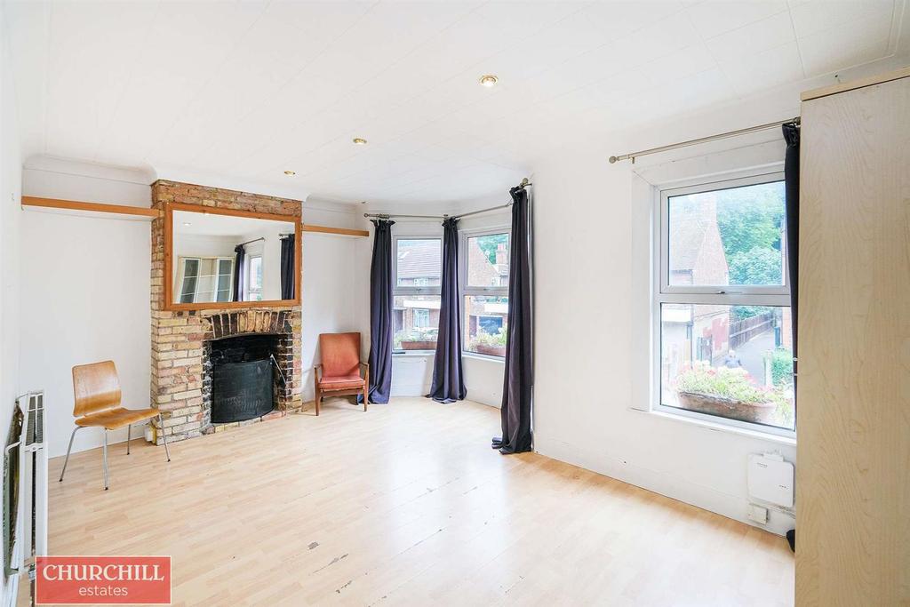 Brettenham Road, Walthamstow 2 bed for sale £425,000