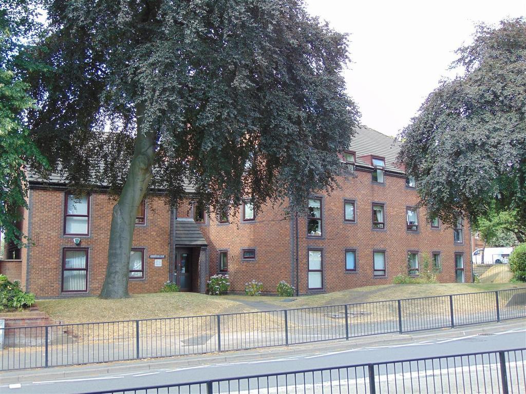 Leighswood Road, Aldridge 2 bed flat £115,000