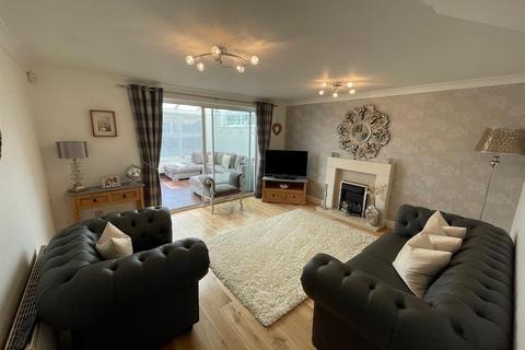 4 bedroom detached house for sale - Plover Way, Lowton