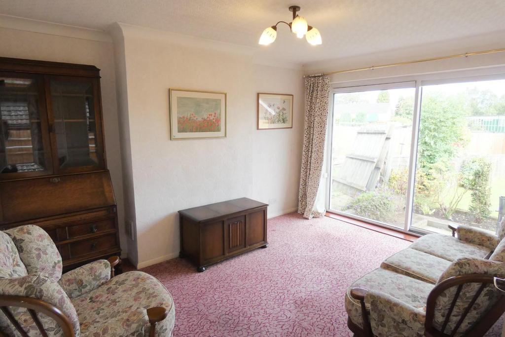 Hillmorton Road, Four Oaks, Sutton... 3 bed semidetached bungalow £