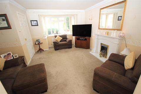 4 bedroom detached house for sale - Dickens Close, Galley Common, Nuneaton