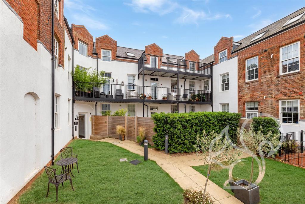 Walnut Tree Place, Sudbury 2 bed apartment for sale £360,000