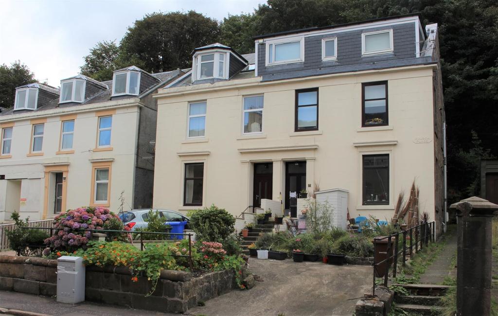 Albert Road, Gourock 2 bed flat £97,000