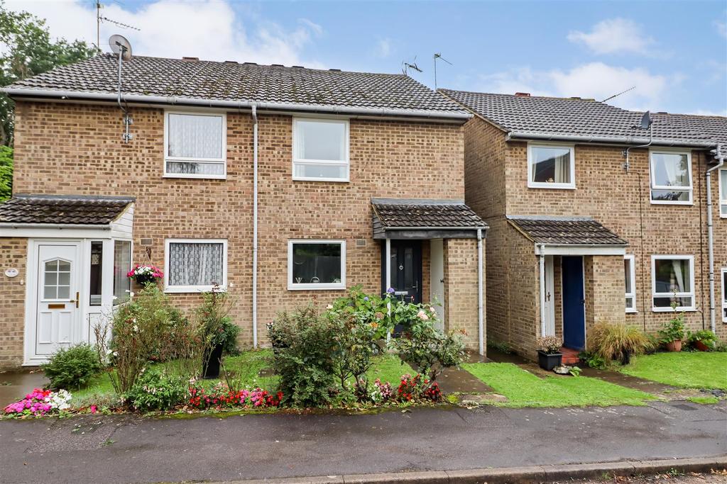 Plough Lane, Horsham 3 bed semidetached house £375,000