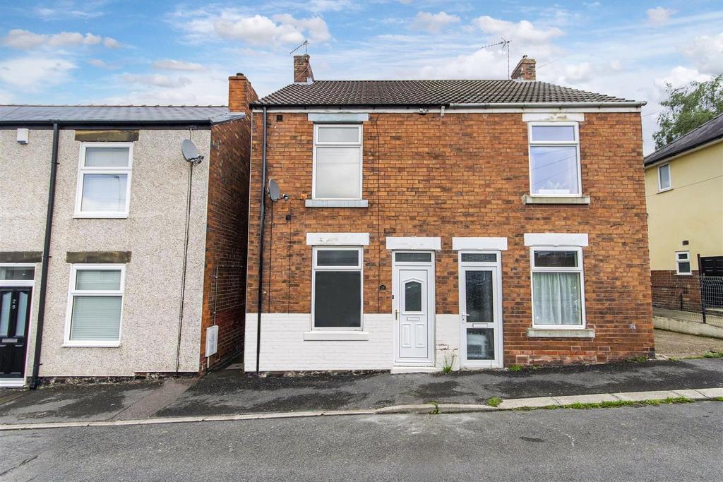 Dickenson Road, Hasland, Chesterfield 2 bed semidetached house for