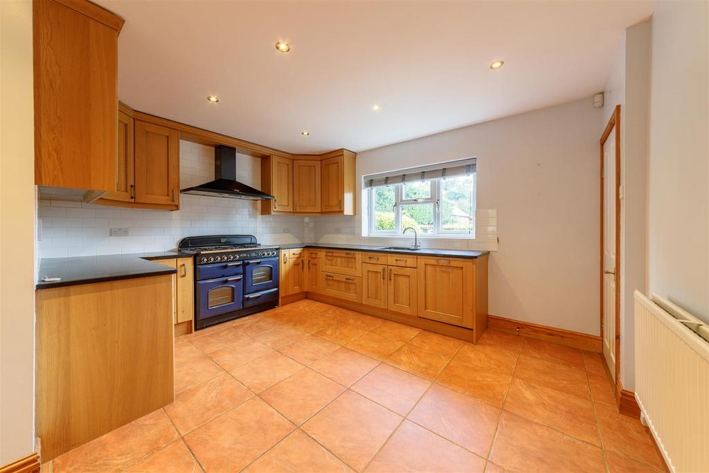 Main Street, Barrow, Rutland 5 bed detached house £600,000