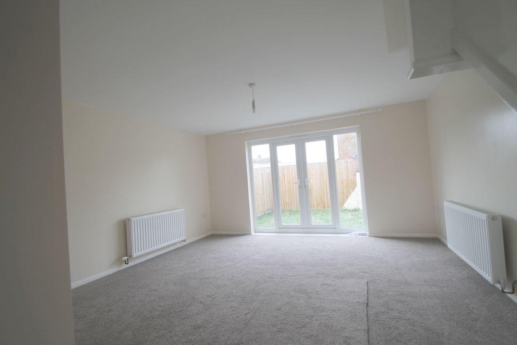 Northway Lane, Tewkesbury 3 bed house £725 pcm (£167 pw)