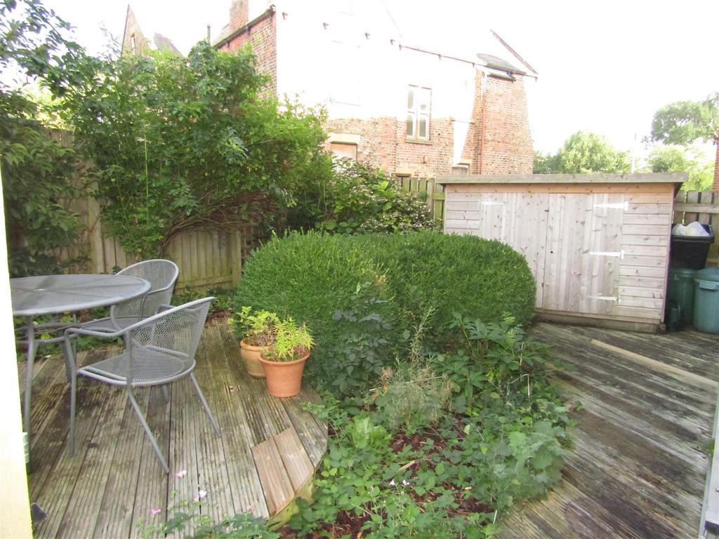 Waterside, Boroughbridge, York 4 bed end of terrace house £299,950