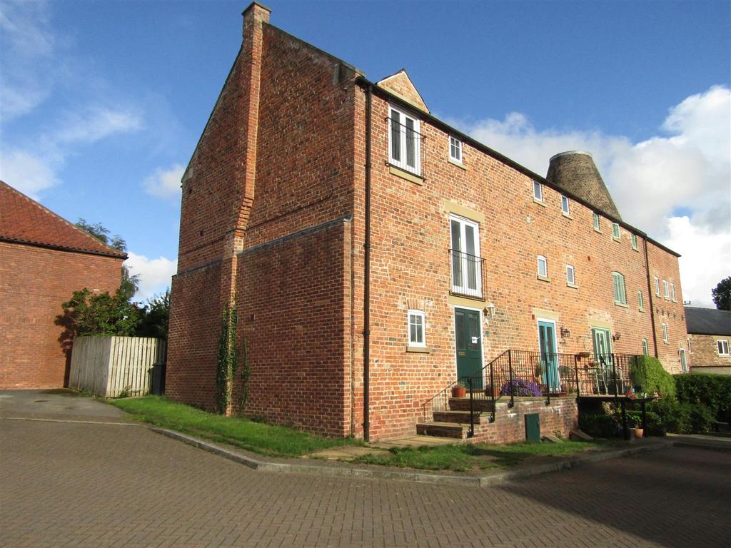 Waterside, Boroughbridge, York 4 bed end of terrace house £299,950