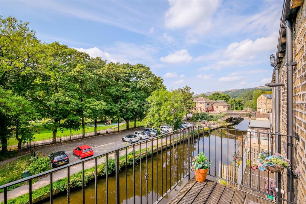 Burnley Road, Luddendenfoot 2 bed apartment for sale £169,000