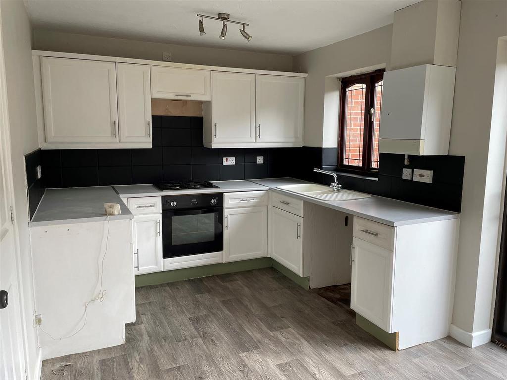 Kitchen 1.jpg