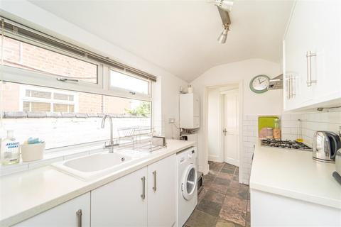 2 bedroom terraced house for sale - 33 Larches Lane, Wolverhampton