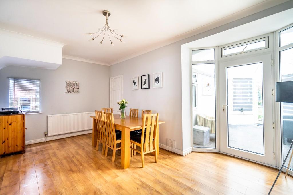 Grantham Drive, Holgate, York 3 bed semidetached house £380,000