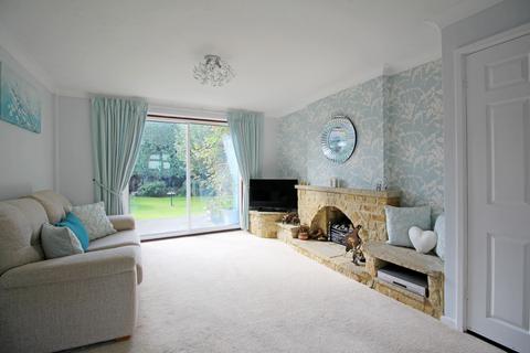 4 bedroom detached house for sale - Appledore Gardens, Lindfield, Haywards Heath, West Sussex, RH16 2EX