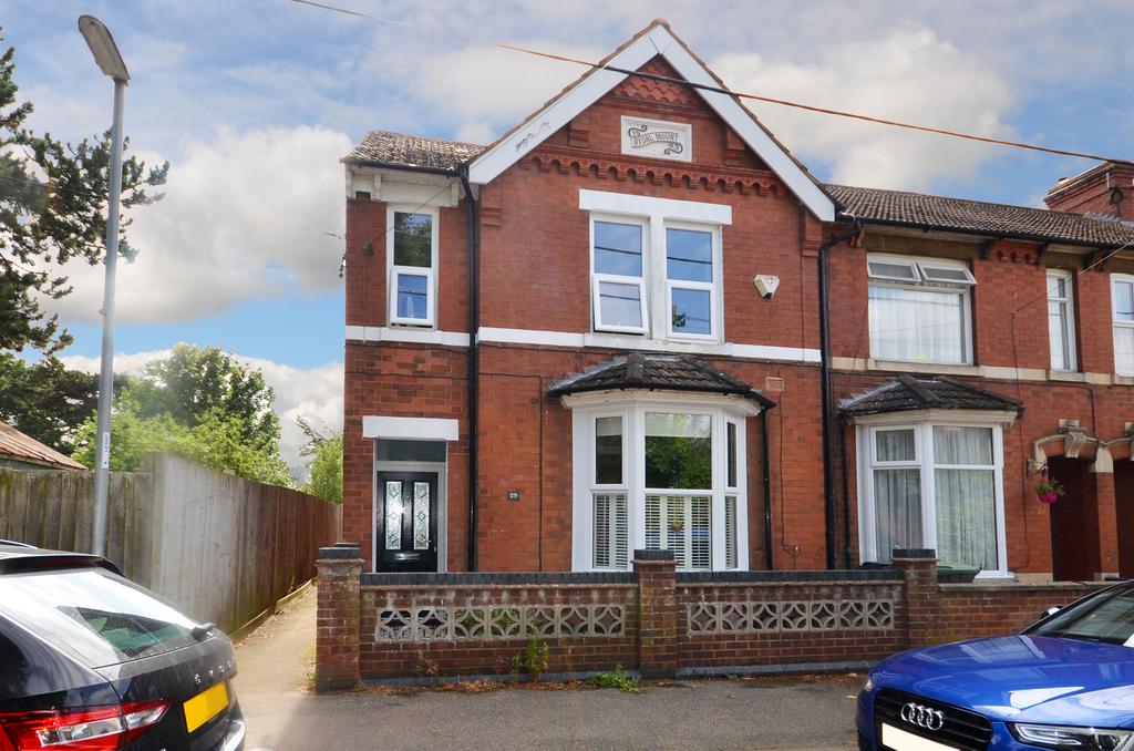 Harcourt Street, Raunds 3 bed end of terrace house £895 pcm (£207 pw)