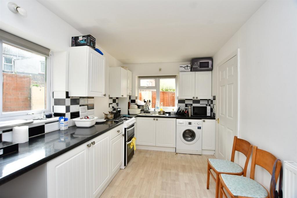Kitchen/ Breakfast Room