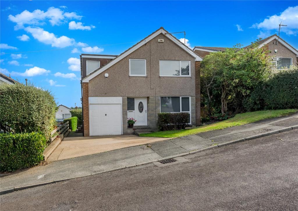 Quaker Lane, Cleckheaton, West... 4 bed detached house £285,000