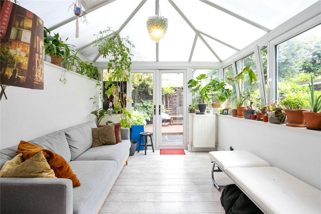 Globe Road, London, E2 4 bed terraced house for sale £1,100,000