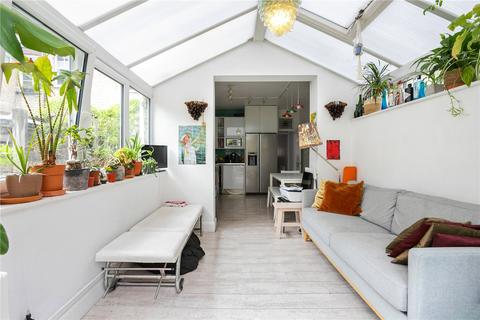 300 Globe Road, London, E2 0NS