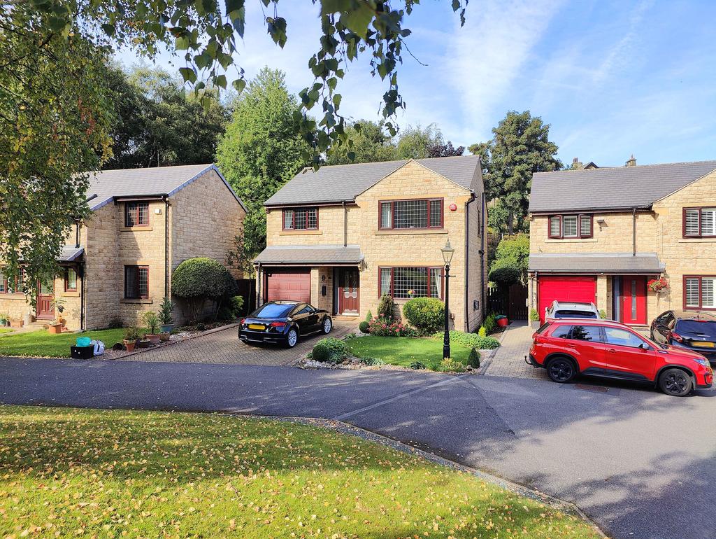 Freeman Drive Rastrick Stratton Close, Rastrick HD6 4 bed detached house - £445,000