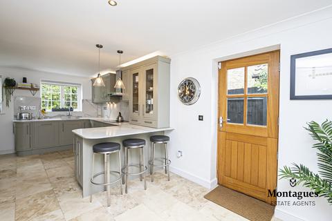 18 Tempest Mead, North Weald, Epping, CM16 6DY