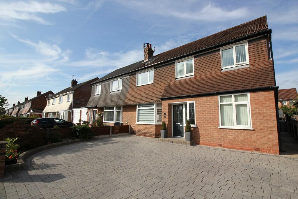Cross Knowle View, Davyhulme 5 bed semidetached house £484,950
