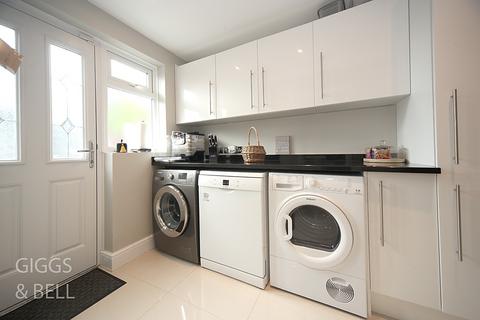 9 Alton Road, Luton, LU1 3NS