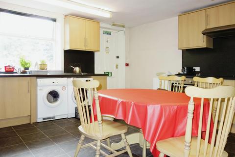 1 bedroom in a house share to rent, Bingley Road, Saltaire, Bradford, BD18
