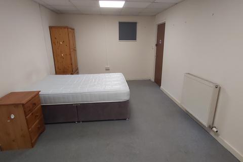 1 bedroom in a house share to rent, Bingley Road, Saltaire, Bradford, BD18