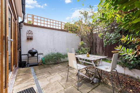 2 bedroom flat to rent, Wandsworth Common West Side, Wandsworth, SW18