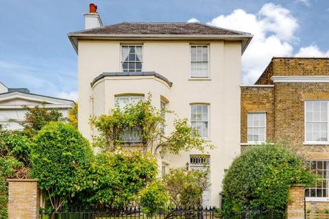15 Downshire Hill, London, NW3 1NR