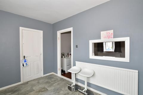 38 Hampton Crescent, Gravesend, DA12 4HY