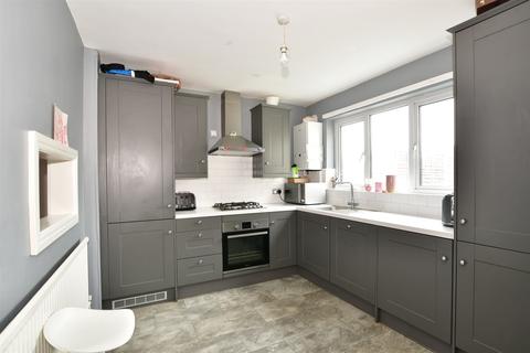 38 Hampton Crescent, Gravesend, DA12 4HY