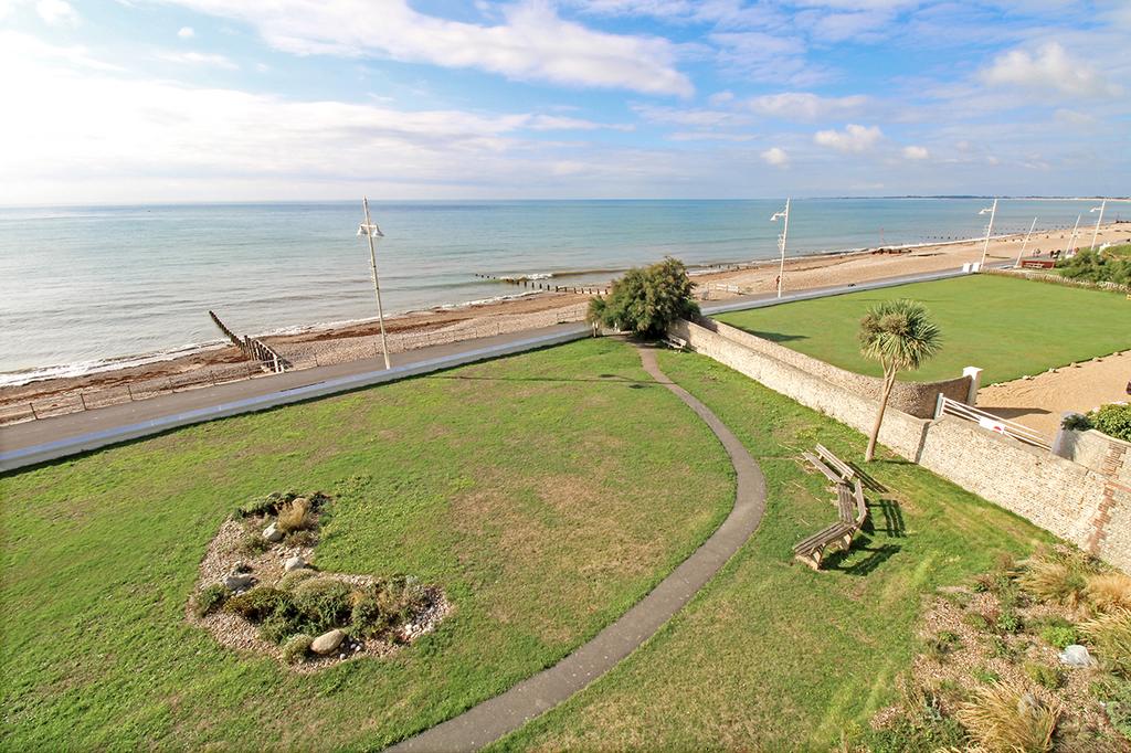 Rock Gardens, Bognor Regis PO21 1 bed apartment £279,950