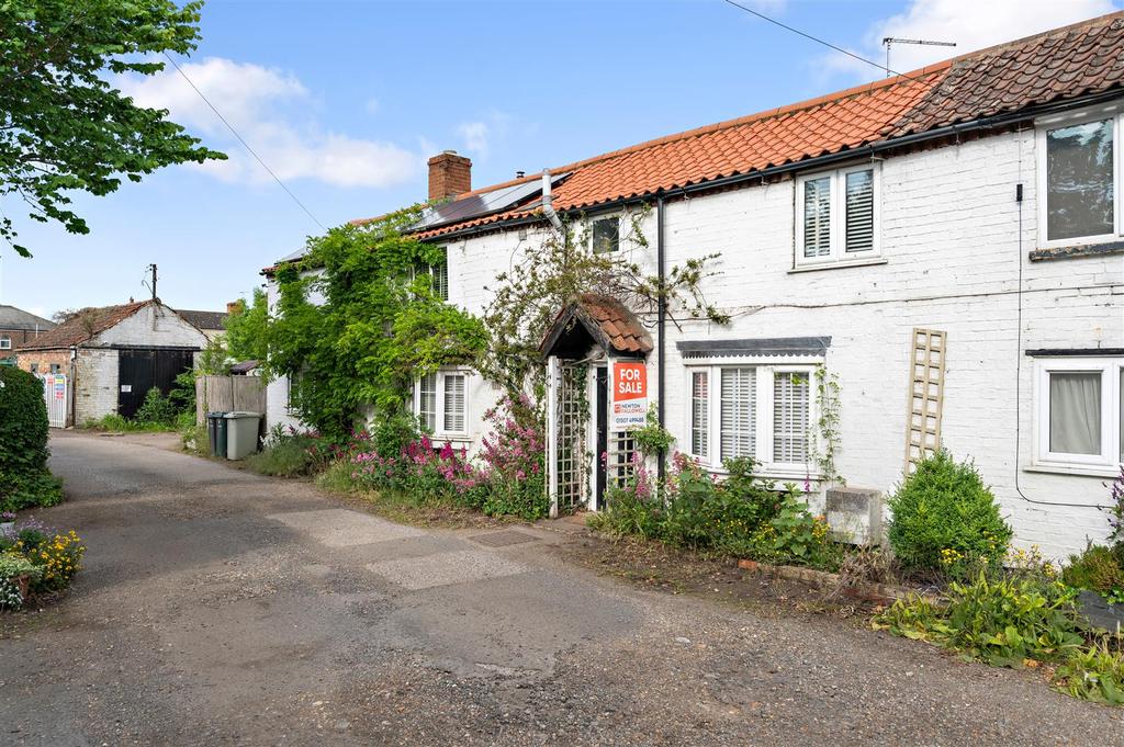 Old Boston Road, Coningsby, LN4 3 bed semidetached house £210,000