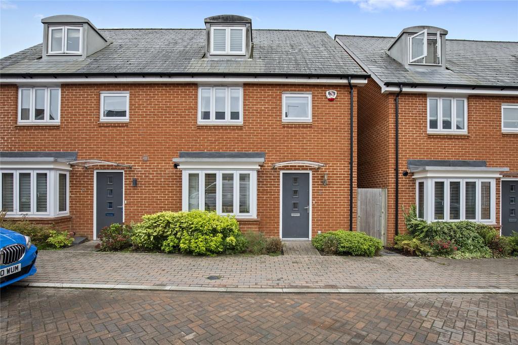 Lane, Burgess Hill, West Sussex, RH15 4 bed semidetached house