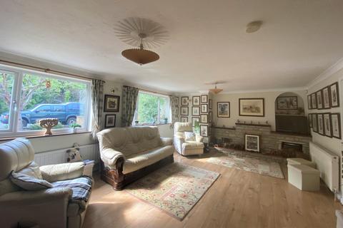 11 Cherry Grove, Ferndown, BH22 9EZ