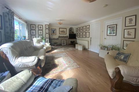 11 Cherry Grove, Ferndown, BH22 9EZ