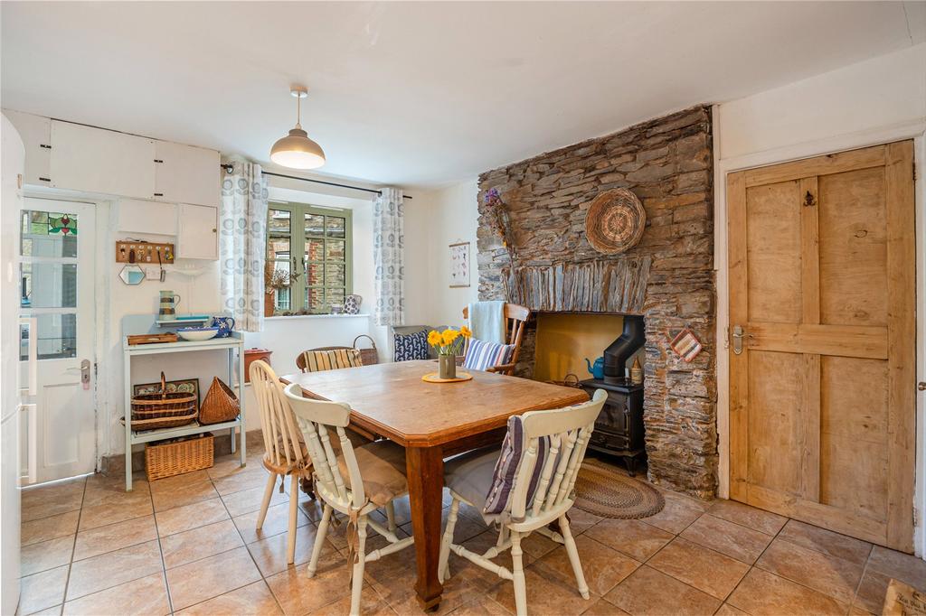 Old Road, Harbertonford, Totnes, Devon, TQ9 3 bed semidetached house