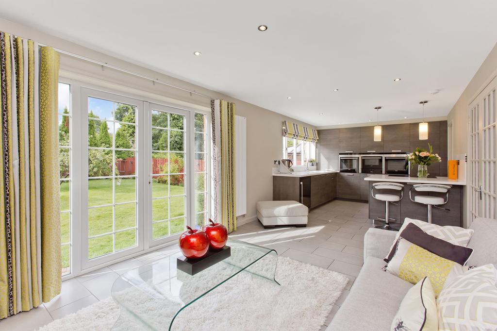 11 King's Cramond, Edinburgh, EH4 6RL 5 bed detached villa £790,000