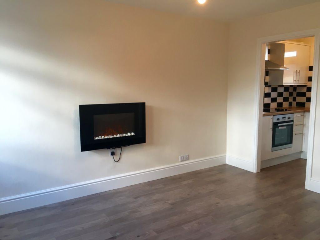6 Amber Court lounge
