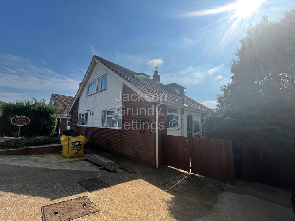 Mallory Walk, Parklands, Northampton... 4 bed semidetached house £1,350 pcm (£312 pw)